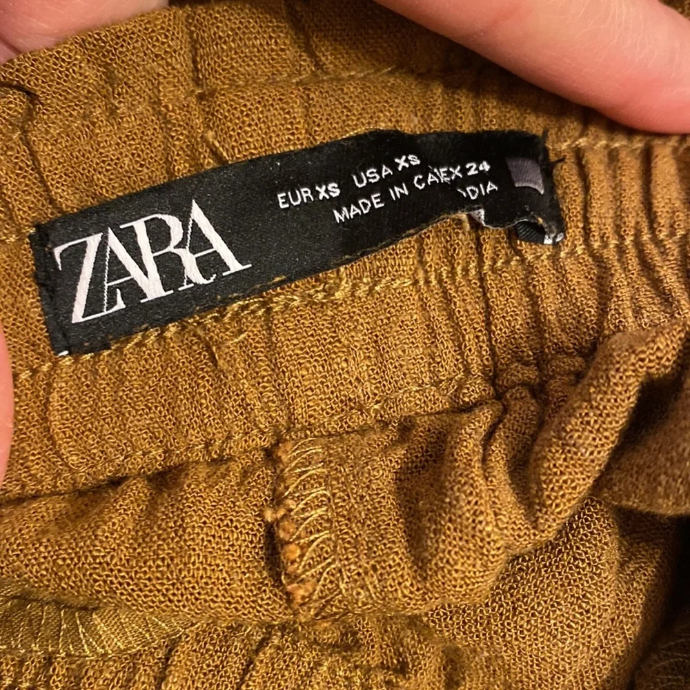 Zara High Waist Brown Shorts. Size XS